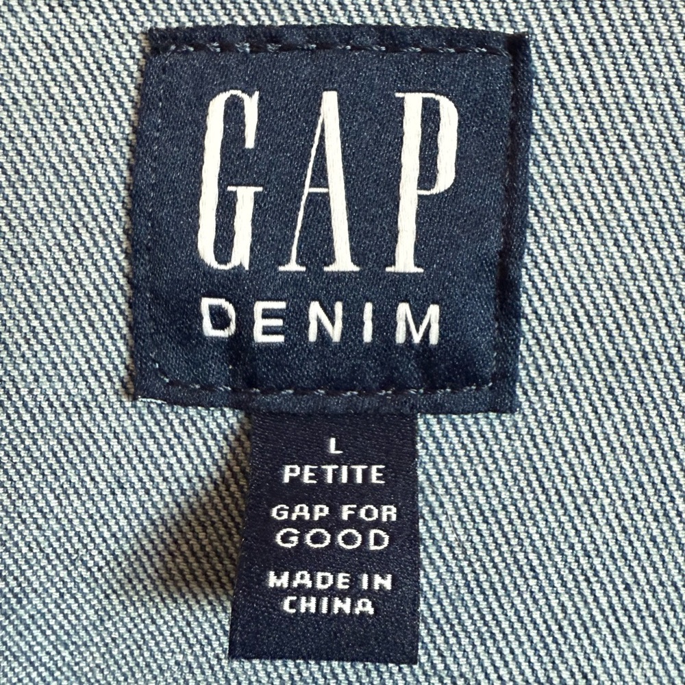 GAP Women's Classic Blue Jean Jacket, size Petite Large - Picture 3 of 4